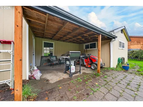 1543 NE Hollis Street Roseburg OR 97470