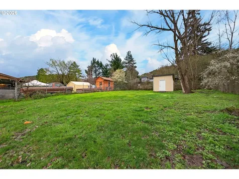1543 NE Hollis Street Roseburg OR 97470