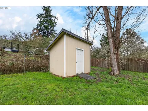 1543 NE Hollis Street Roseburg OR 97470