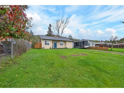 1543 NE Hollis Street Roseburg OR 97470