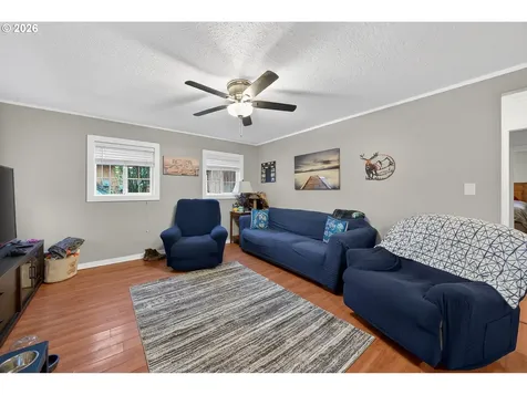 1543 NE Hollis Street Roseburg OR 97470