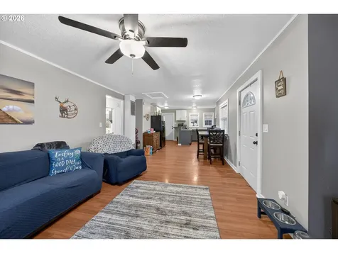 1543 NE Hollis Street Roseburg OR 97470