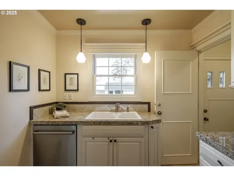 365 Myers Street S Salem OR 97302