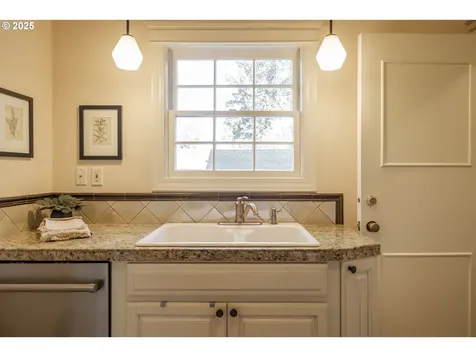 365 Myers Street S Salem OR 97302
