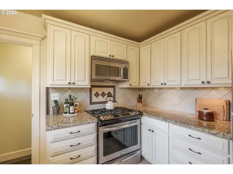 365 Myers Street S Salem OR 97302