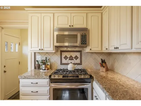 365 Myers Street S Salem OR 97302