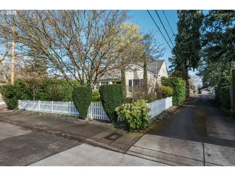 365 Myers Street S Salem OR 97302