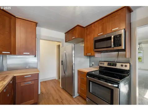 512 Evergreen Drive Tillamook OR 97141
