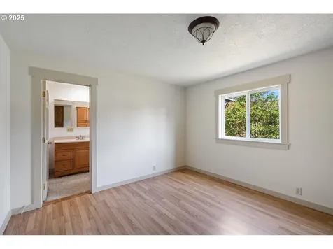 512 Evergreen Drive Tillamook OR 97141