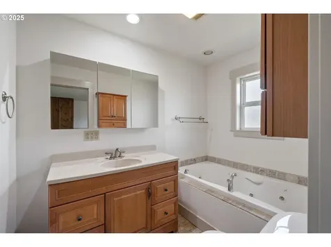 512 Evergreen Drive Tillamook OR 97141