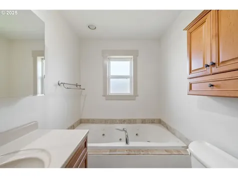 512 Evergreen Drive Tillamook OR 97141