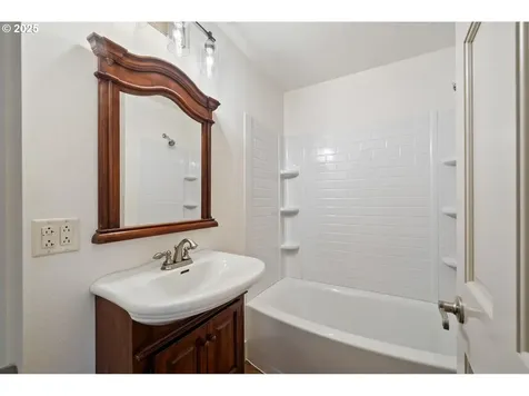 512 Evergreen Drive Tillamook OR 97141