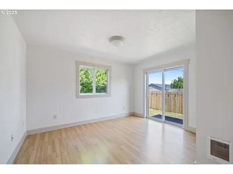 512 Evergreen Drive Tillamook OR 97141