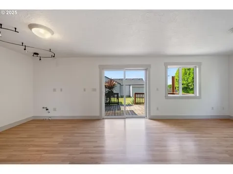 512 Evergreen Drive Tillamook OR 97141