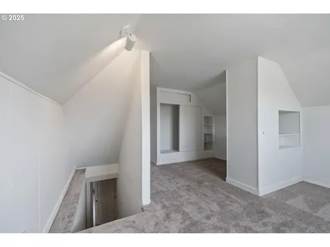 512 Evergreen Drive Tillamook OR 97141