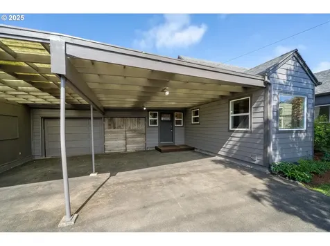 512 Evergreen Drive Tillamook OR 97141