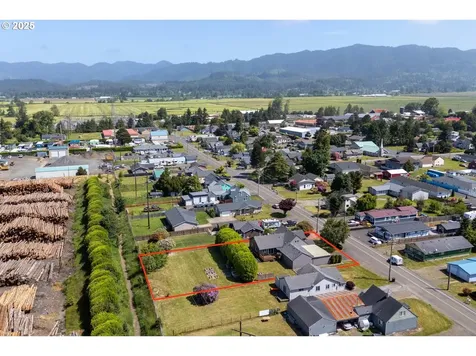 512 Evergreen Drive Tillamook OR 97141