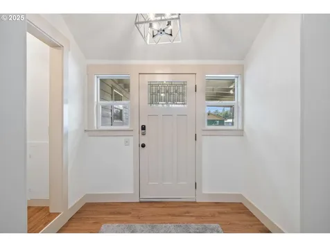 512 Evergreen Drive Tillamook OR 97141