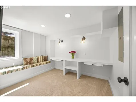 8765 SW Birchwood Road Portland OR 97225