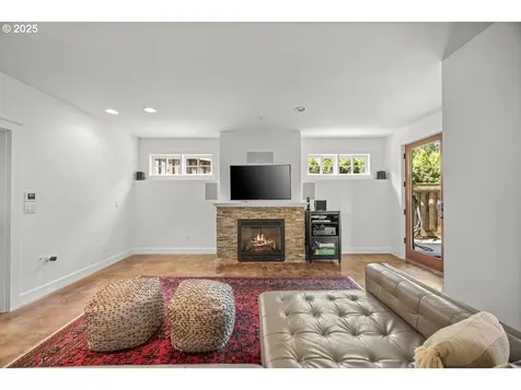 8765 SW Birchwood Road Portland OR 97225