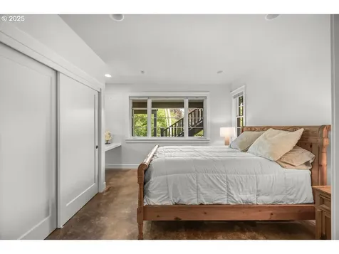 8765 SW Birchwood Road Portland OR 97225