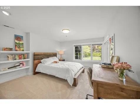 8765 SW Birchwood Road Portland OR 97225
