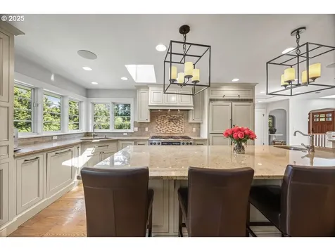 8765 SW Birchwood Road Portland OR 97225