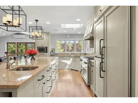 8765 SW Birchwood Road Portland OR 97225