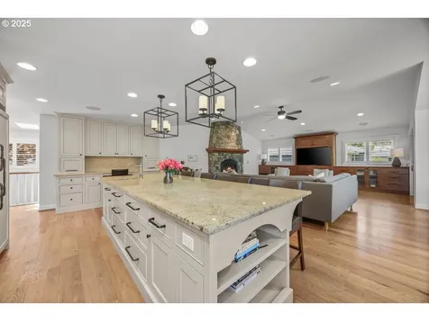 8765 SW Birchwood Road Portland OR 97225