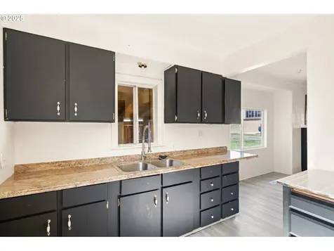 404 Vine Street Kelso WA 98626