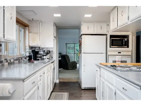 22726 Cedar Grove Road Clatskanie OR 97016