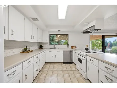 10107 NW 11th Avenue Vancouver WA 98685