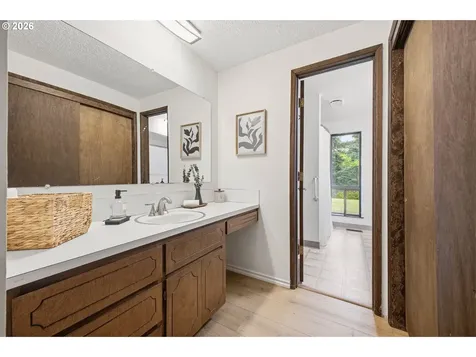 10107 NW 11th Avenue Vancouver WA 98685