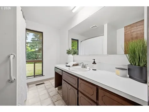 10107 NW 11th Avenue Vancouver WA 98685