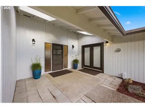 10107 NW 11th Avenue Vancouver WA 98685