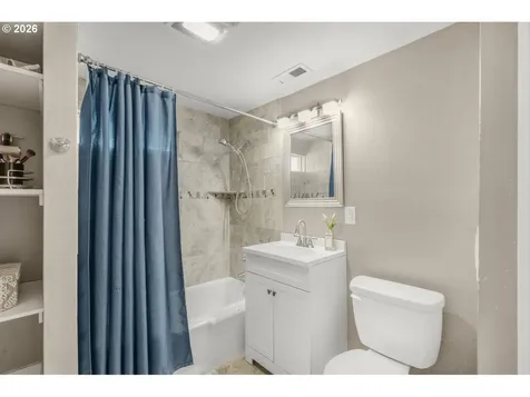 1411 Division Street Oregon City OR 97045
