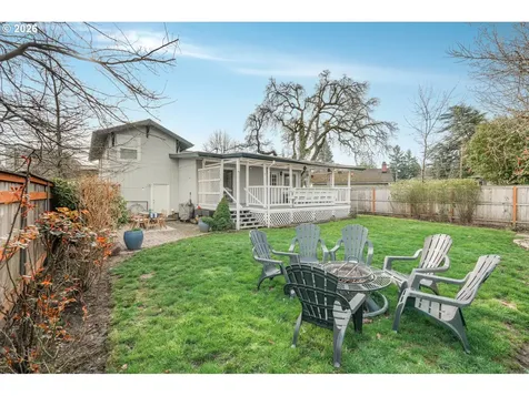 1411 Division Street Oregon City OR 97045