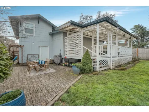 1411 Division Street Oregon City OR 97045