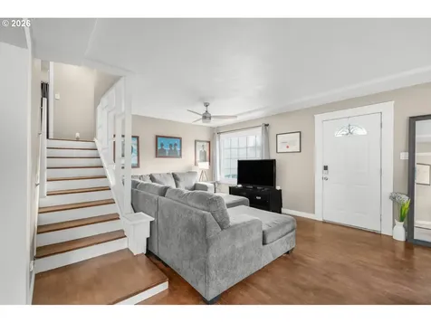 1411 Division Street Oregon City OR 97045