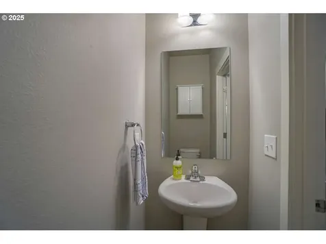 158 N 44th Place Ridgefield WA 98642