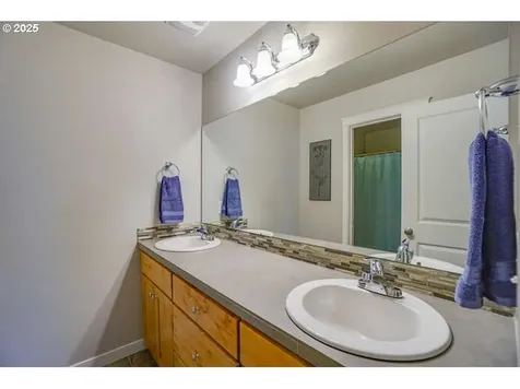 158 N 44th Place Ridgefield WA 98642