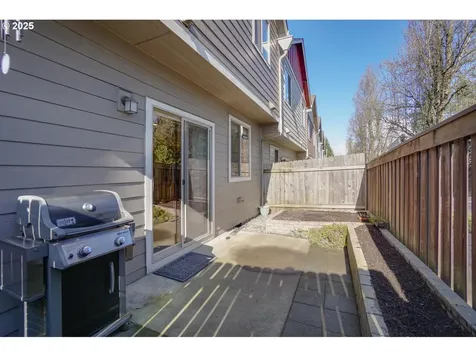 158 N 44th Place Ridgefield WA 98642