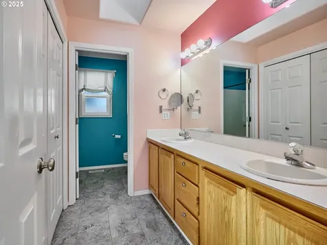 331 SE 9th Avenue Canby OR 97013
