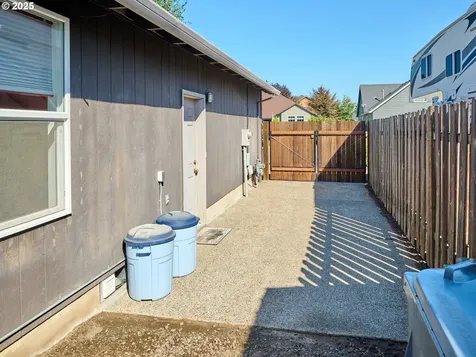 331 SE 9th Avenue Canby OR 97013