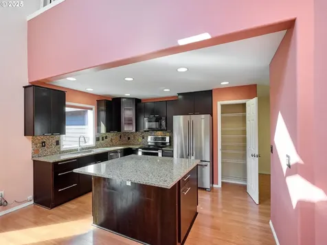 331 SE 9th Avenue Canby OR 97013
