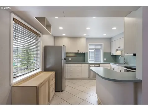 6811 SE 87th Avenue Portland OR 97266