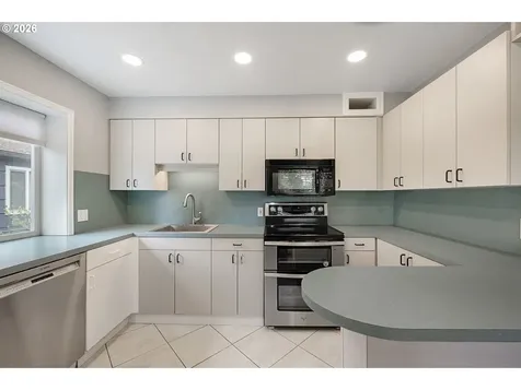 6811 SE 87th Avenue Portland OR 97266