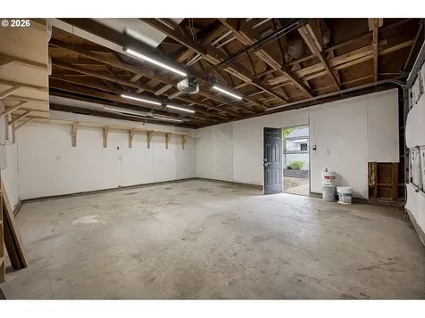 6811 SE 87th Avenue Portland OR 97266