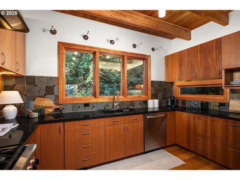 414 S Nevada Street Portland OR 97219