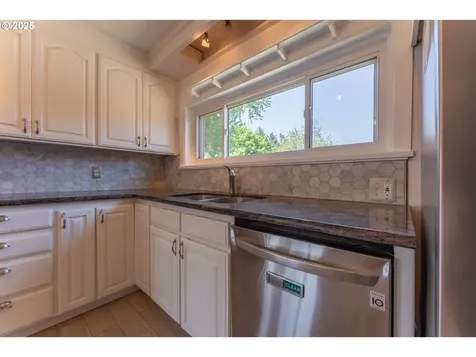 325 Lincoln Street Fairview OR 97024